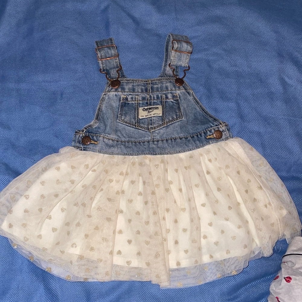 Cute Oshkosh girl dress cute ❤️